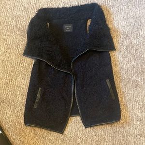 LOVE TREE Sherpa sweater vest medium black